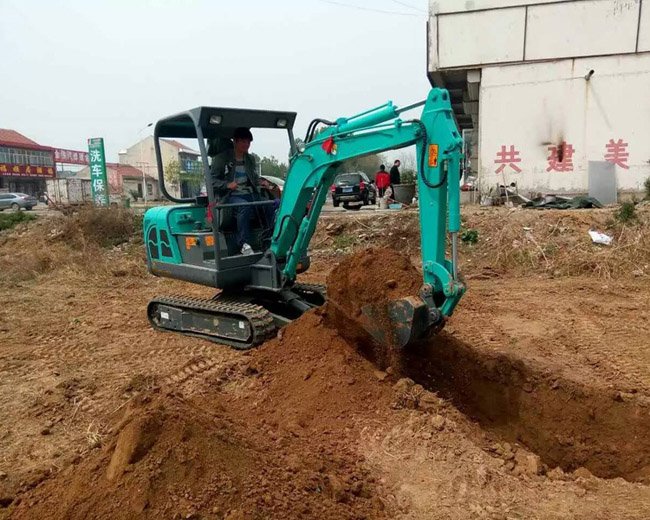 小型挖掘機(jī)操作規(guī)程